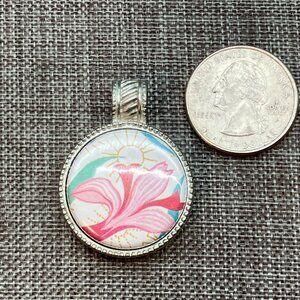 Magnabilities Interchangeable Pendant 1.25 In Round Silver Floral Pink Silver